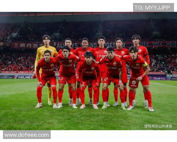 最近崛起的足球明星们展现出惊人实力引发全球瞩目